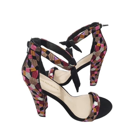 Shoe Republic LA Shoes - Shoe Repulic LA Embroidered High Heels Shoes Size 10
